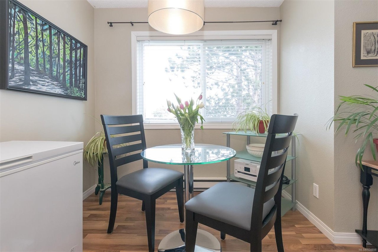 307-10160 Third St, Sidney