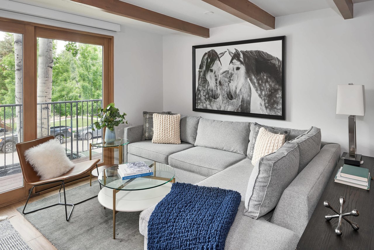 Newly Renovated Chateau Blanc 2 Bedroom Condo in Aspen 