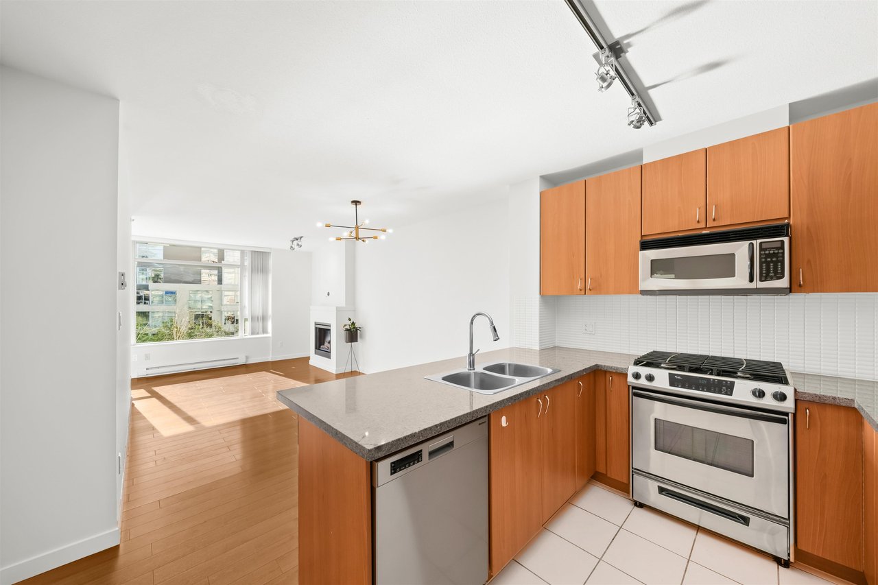 612-9266 University Cres