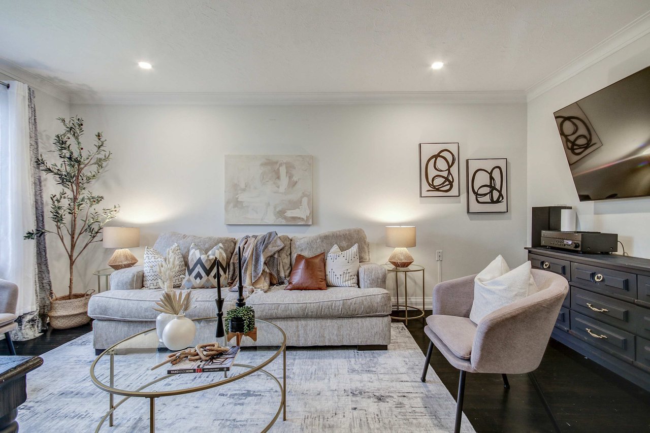 42 Bunnell Cres