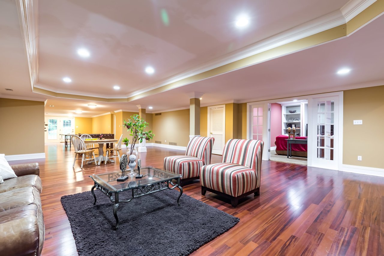 Newer Construction and Oh So Close to Chesterfield Amenities