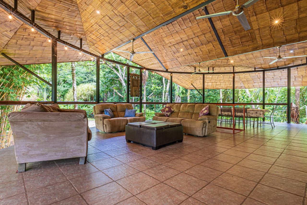 Uvita, Jungle Retreat Center on the Uvita River. Private and 17 Acres