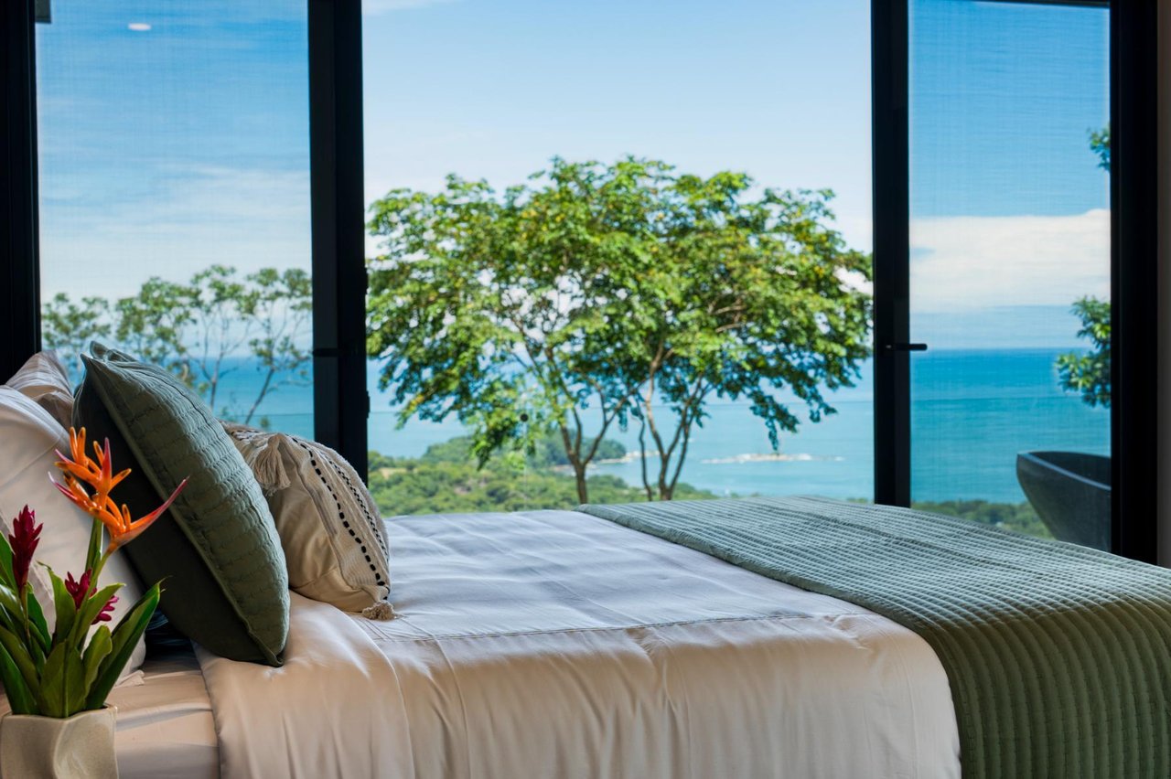 Secluded Tropical Modern Estate, Dominical, Puntarenas