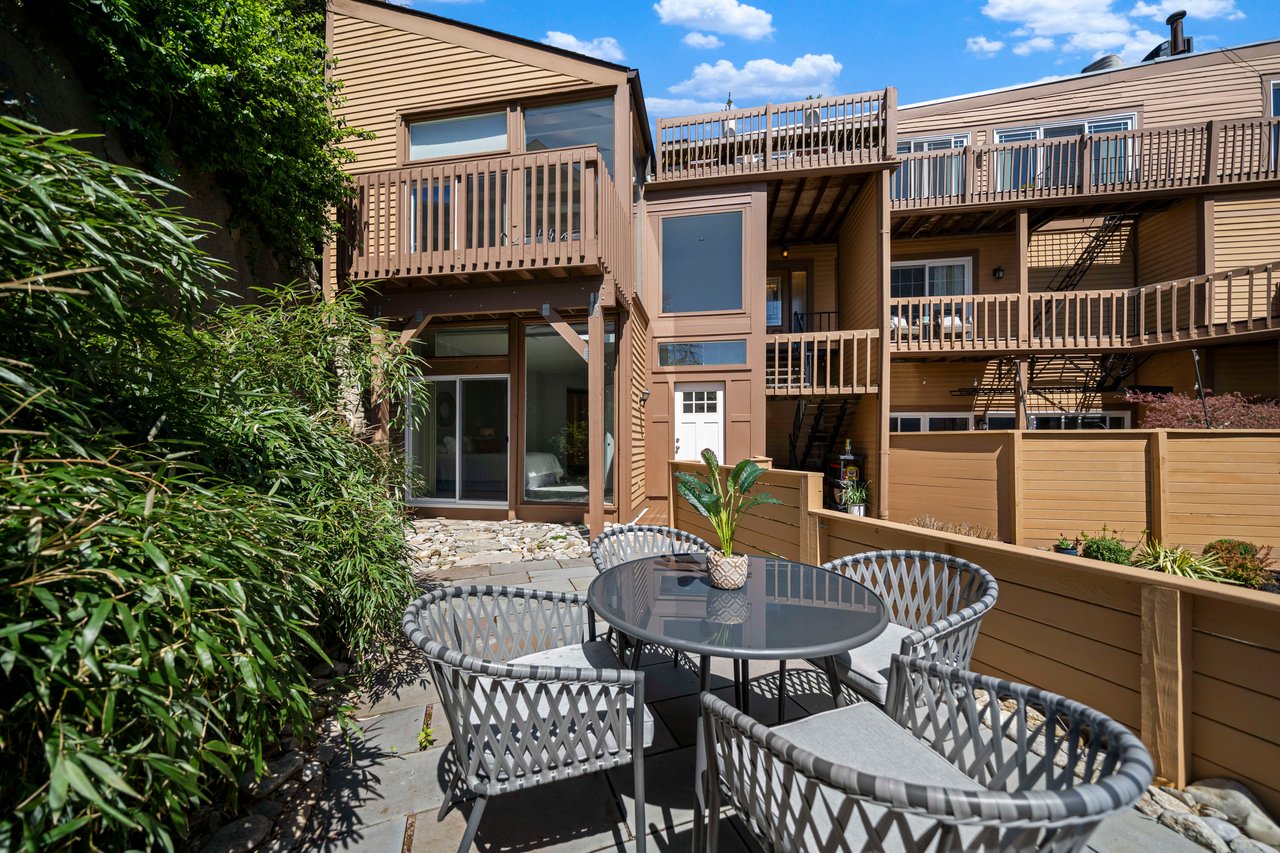 1041 SAINT GREGORY STREET #4