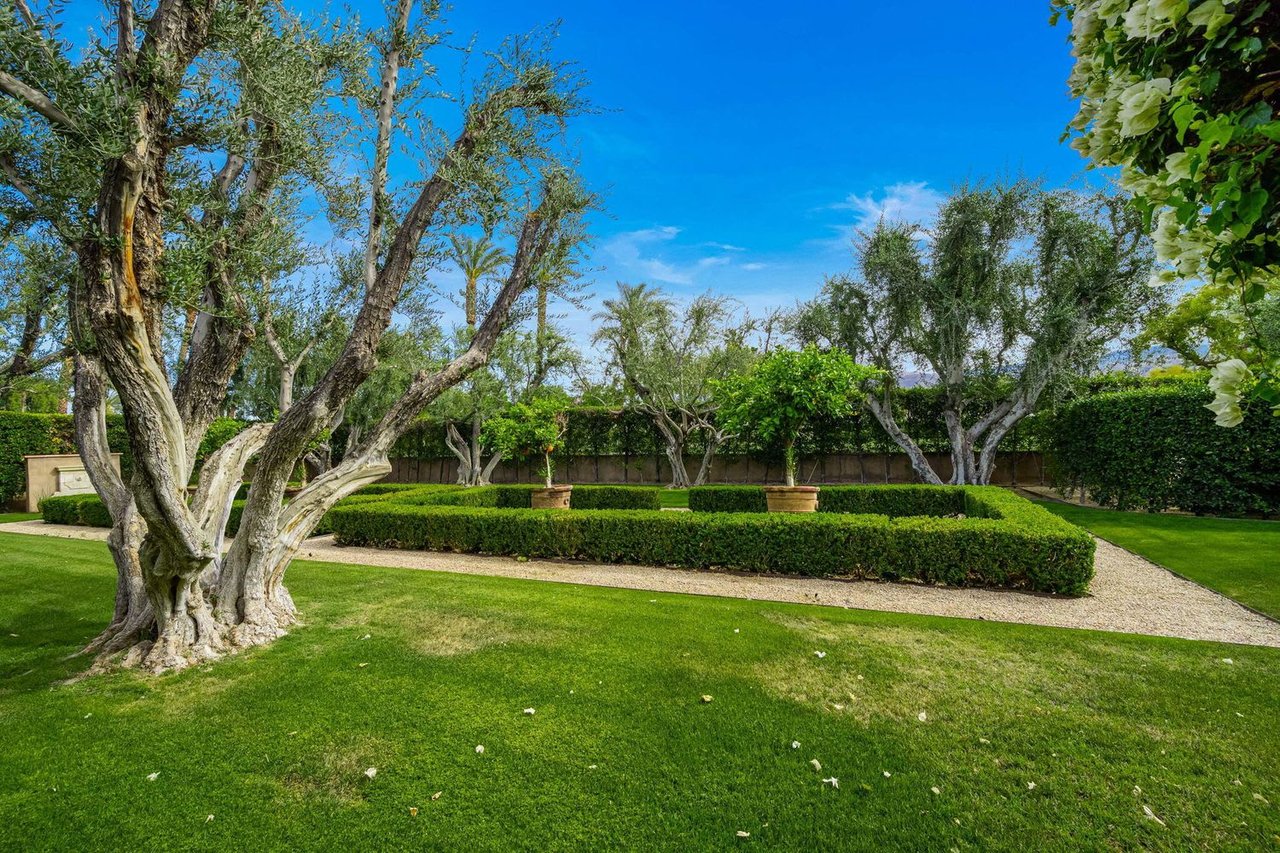 70983 Fairway Dr
