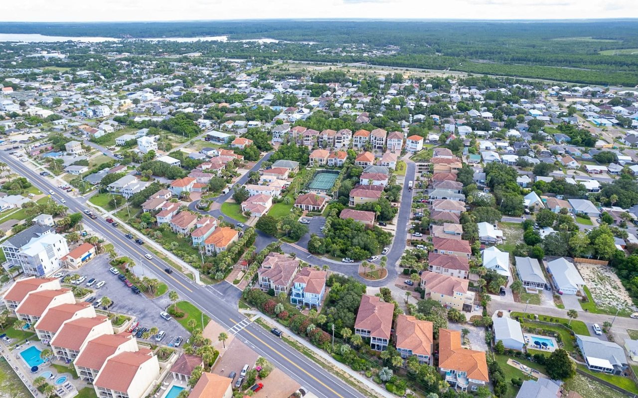La Valencia Beach Resort