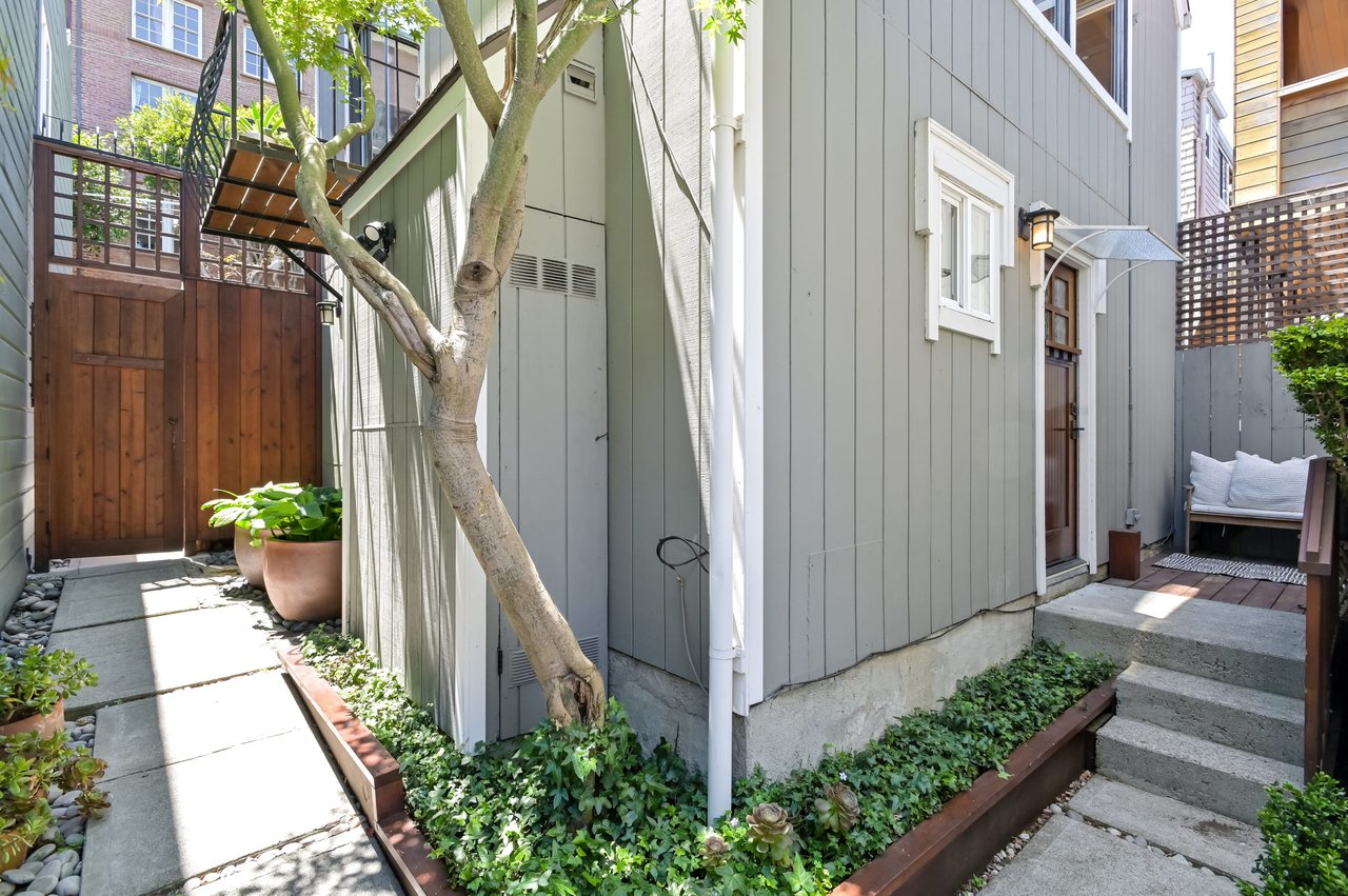 Designer Renovated, Free-Standing Condo in Hayes Valley!