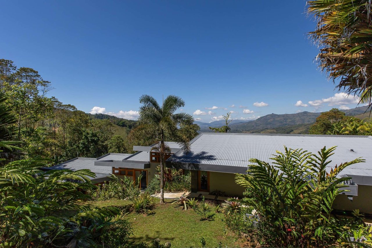 Luxurious Mountain Villa Retreat, Perez Zeledon, San Jose