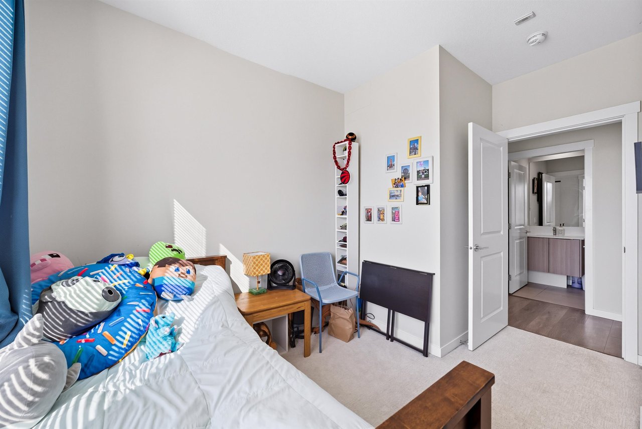 207-3289 Riverwalk Ave