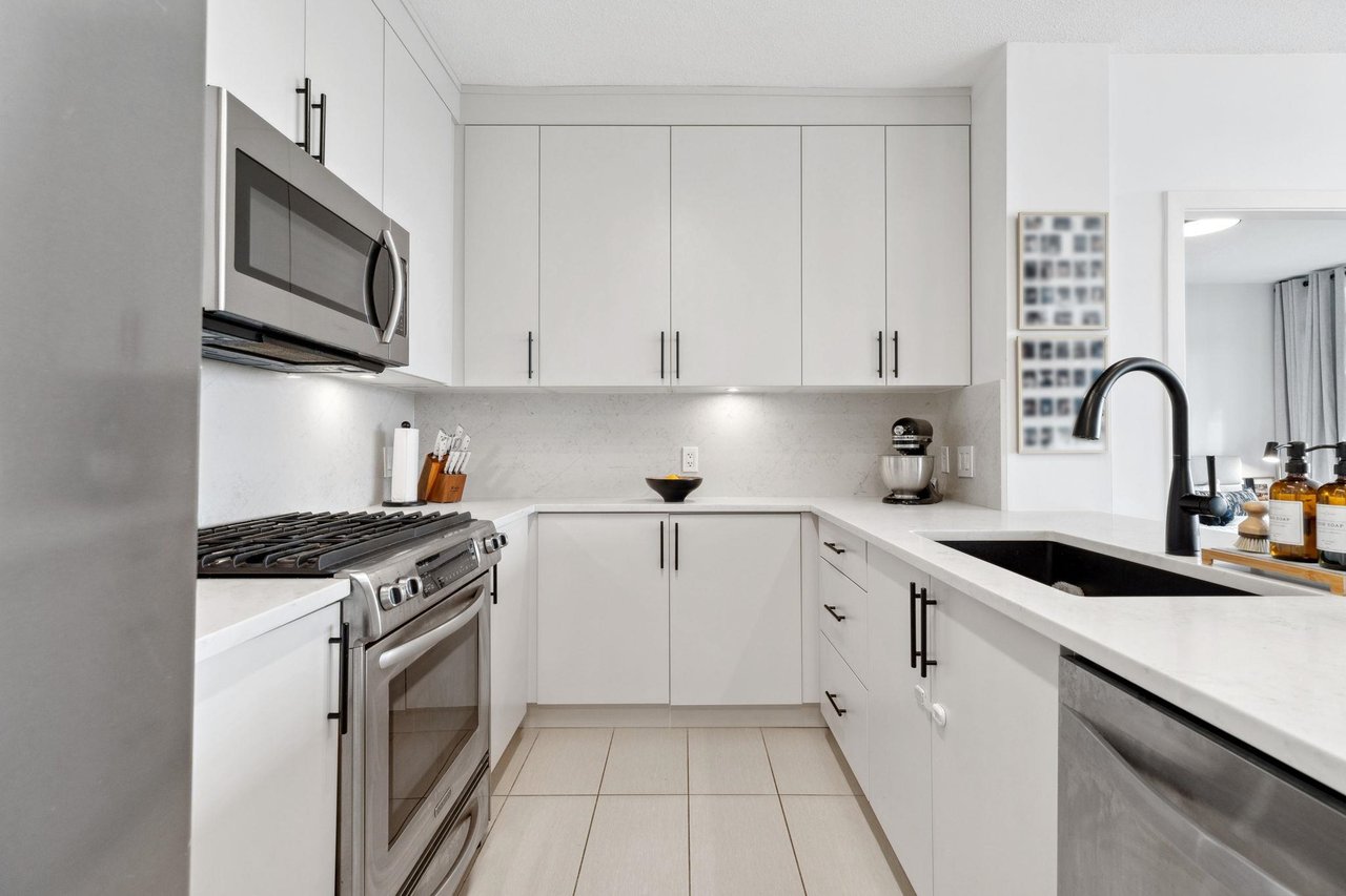 1105-110 Brew St