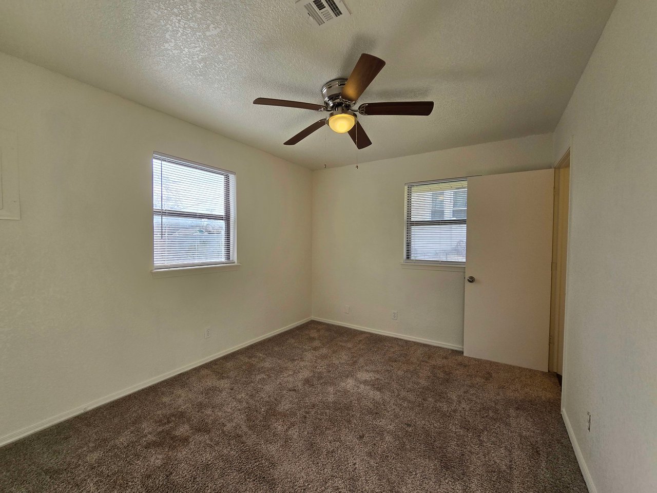 807 N Beard