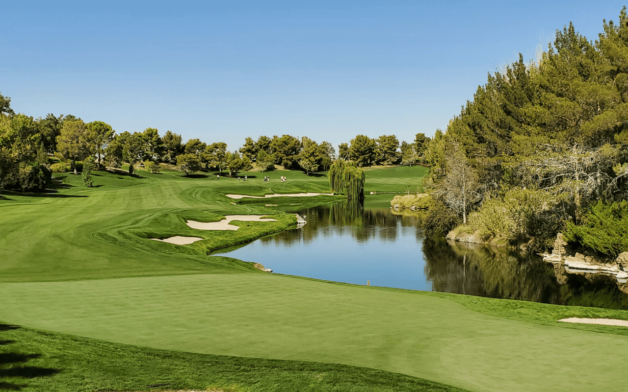 Listing Roundup: Homes with Golf Amenities