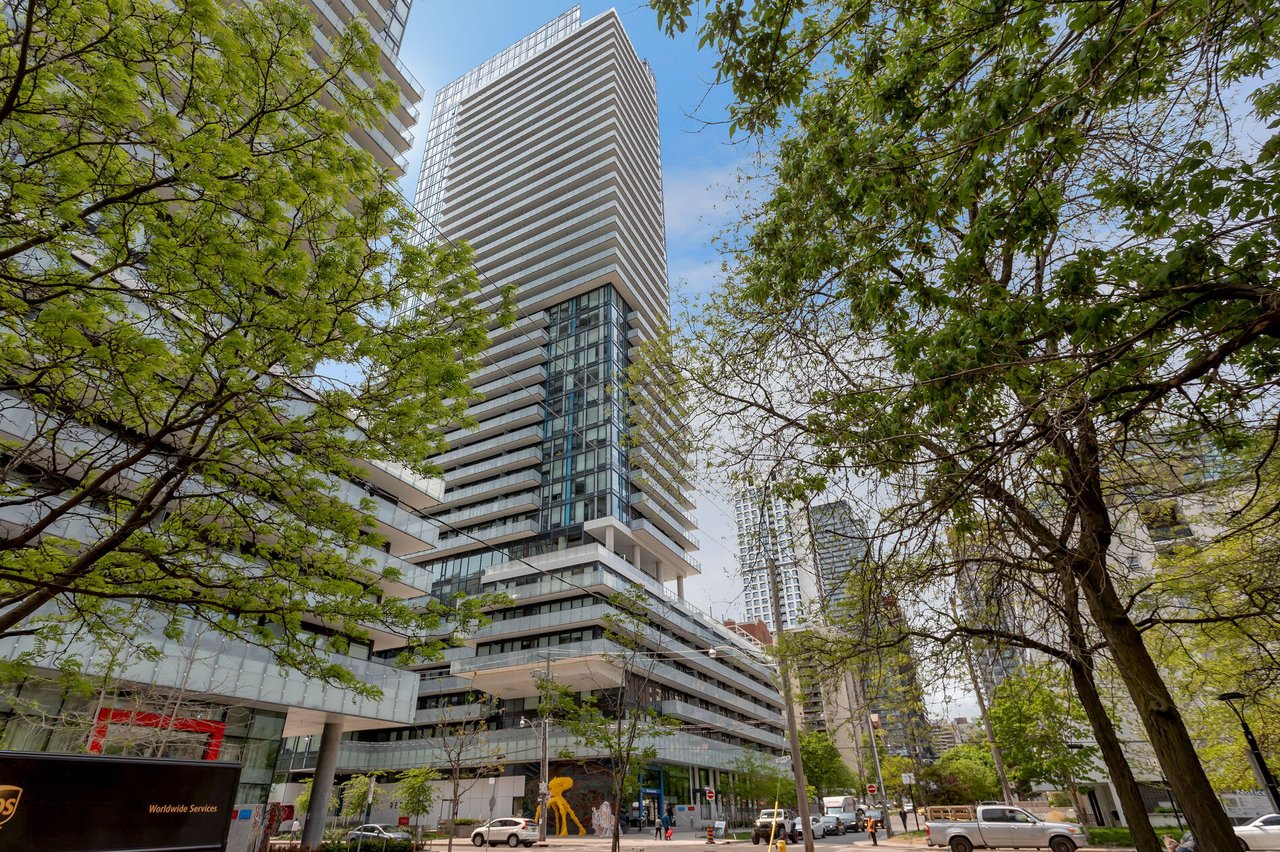 THE DIAMOND OF MIDTOWN TORONTO