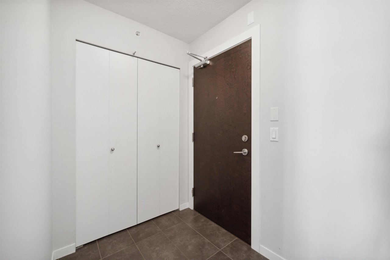 706-2133 Douglas Rd