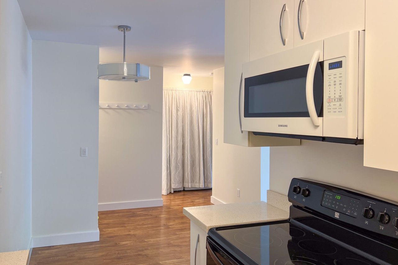 109-230 Mowat St
