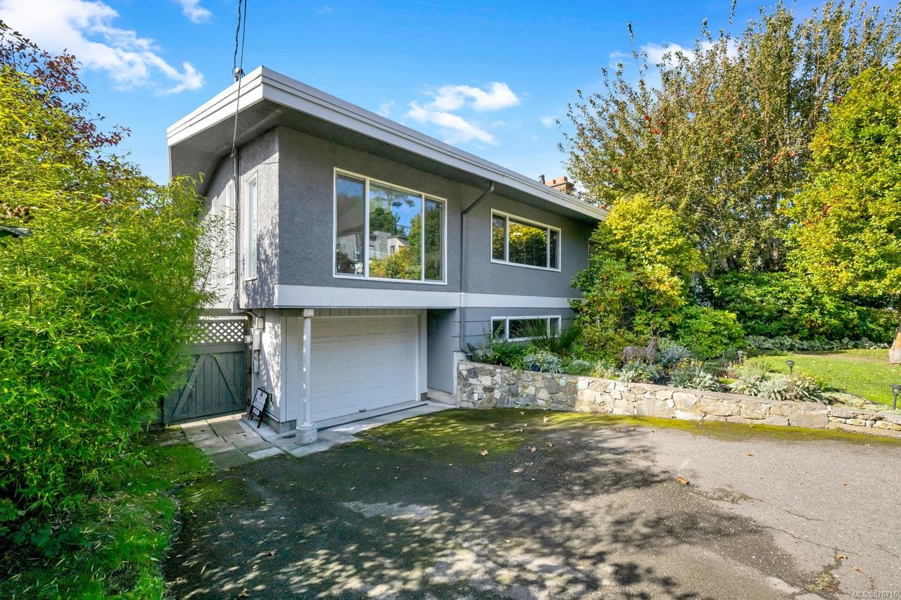 2105 Lorne Terr