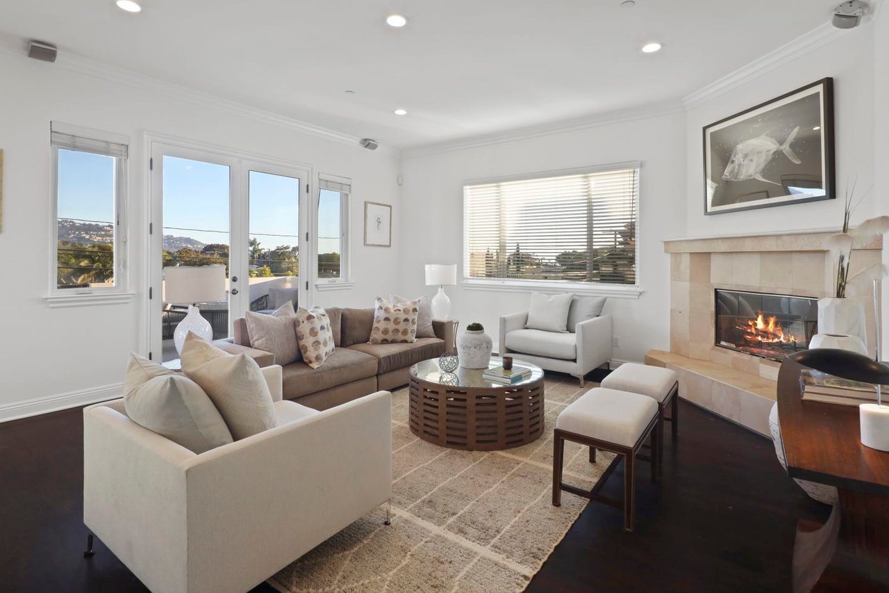 700 Avenue C