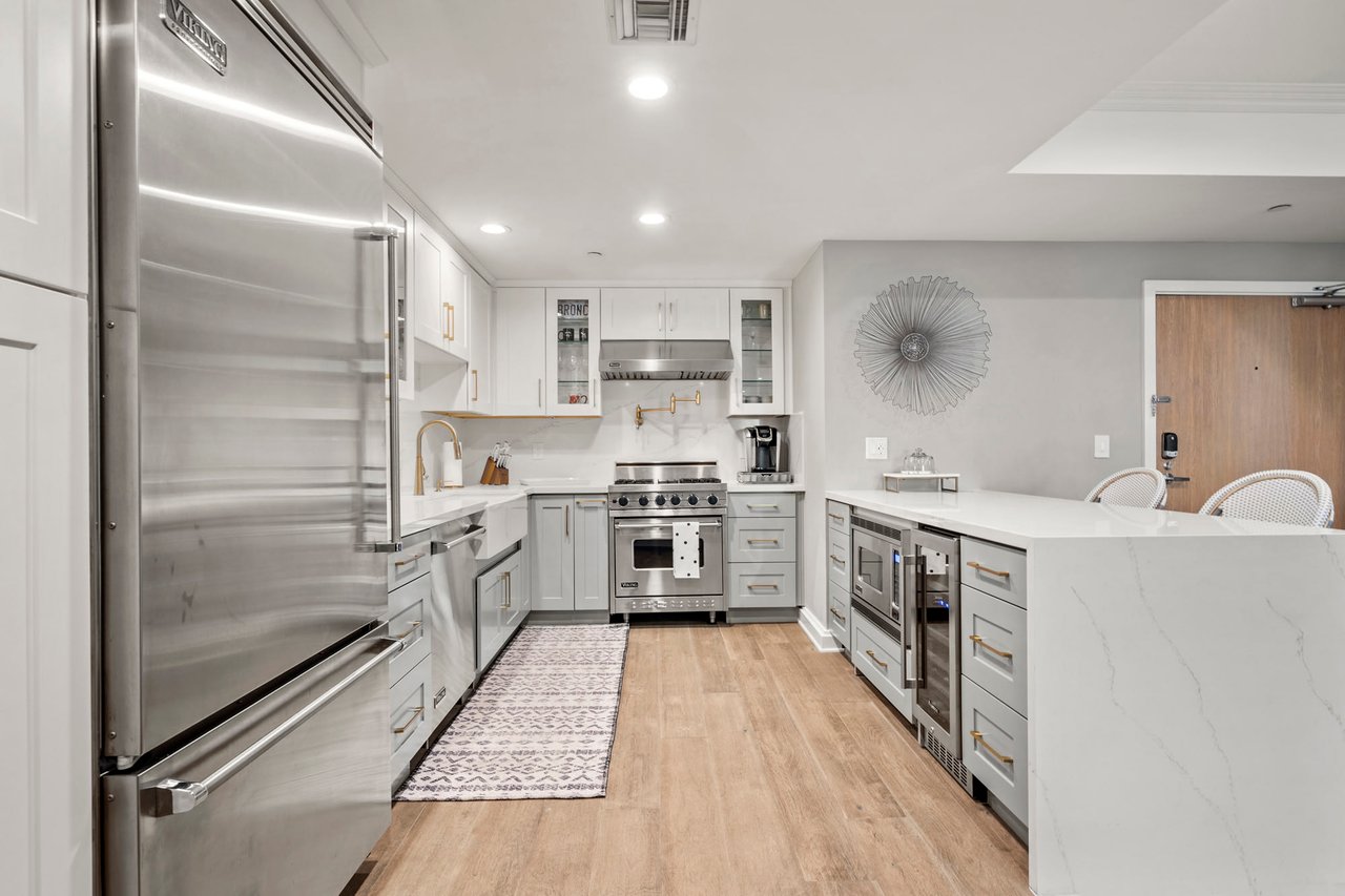 Beverly Hills Luxury 1BR with Private Terrace