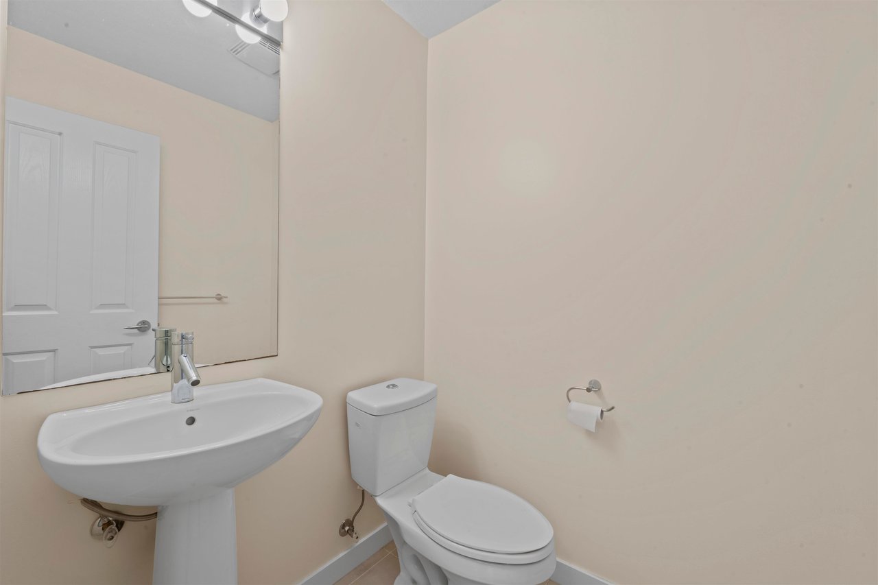 74-2738 158 St