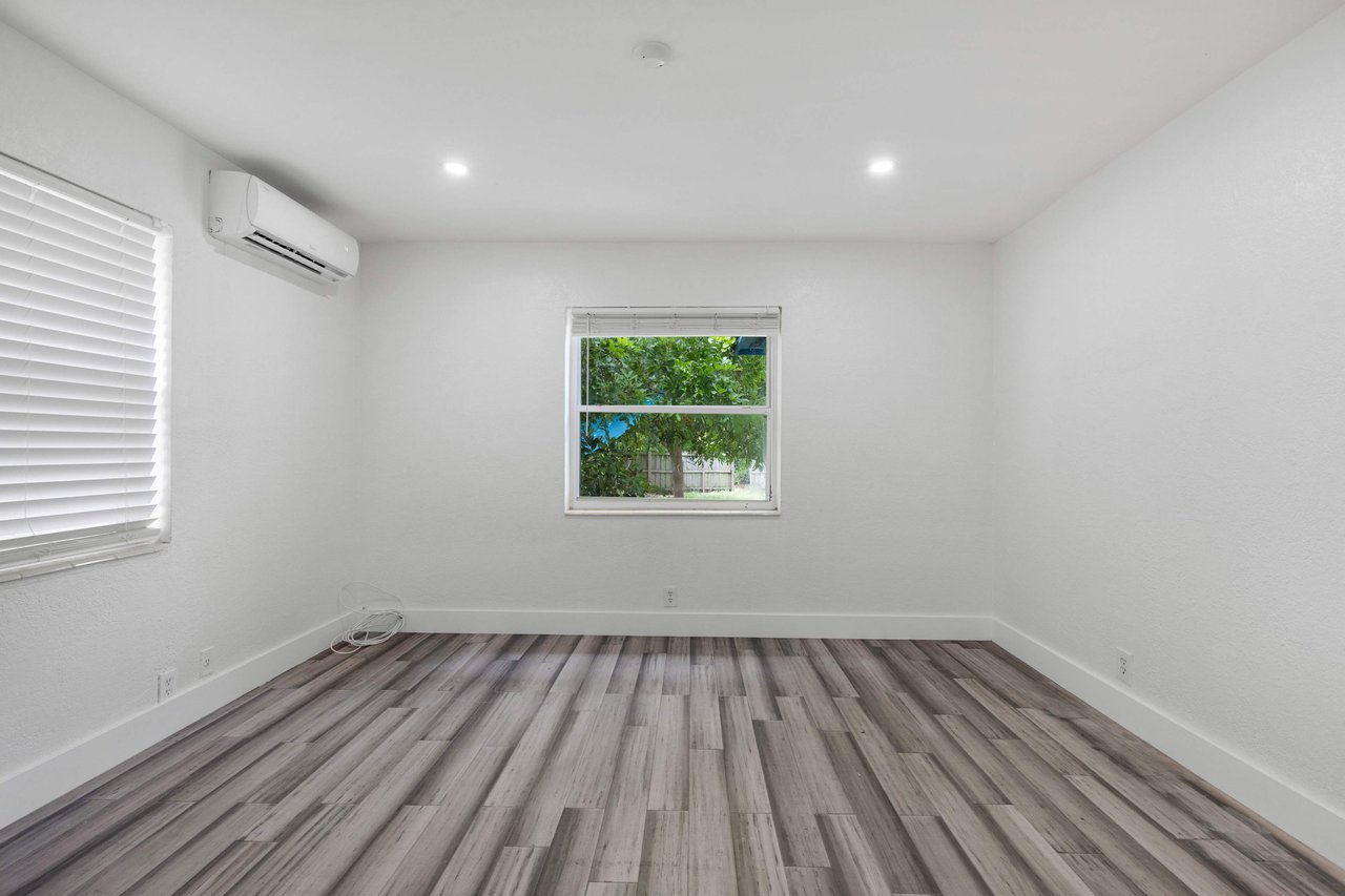 1844 Sheridan St Hollywood FL-33020