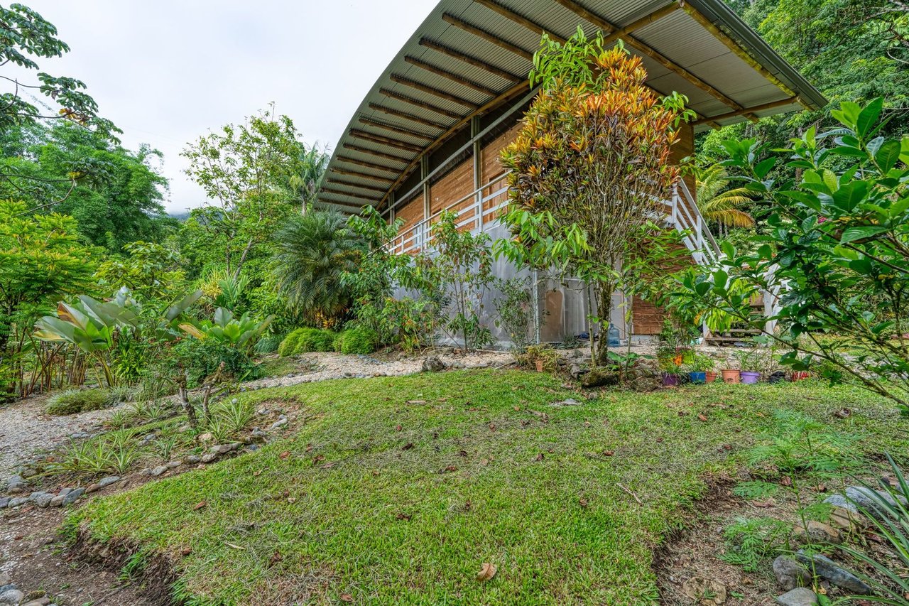 Riverfront Jungle Eco Resort, Perez Zeledon, San Jose