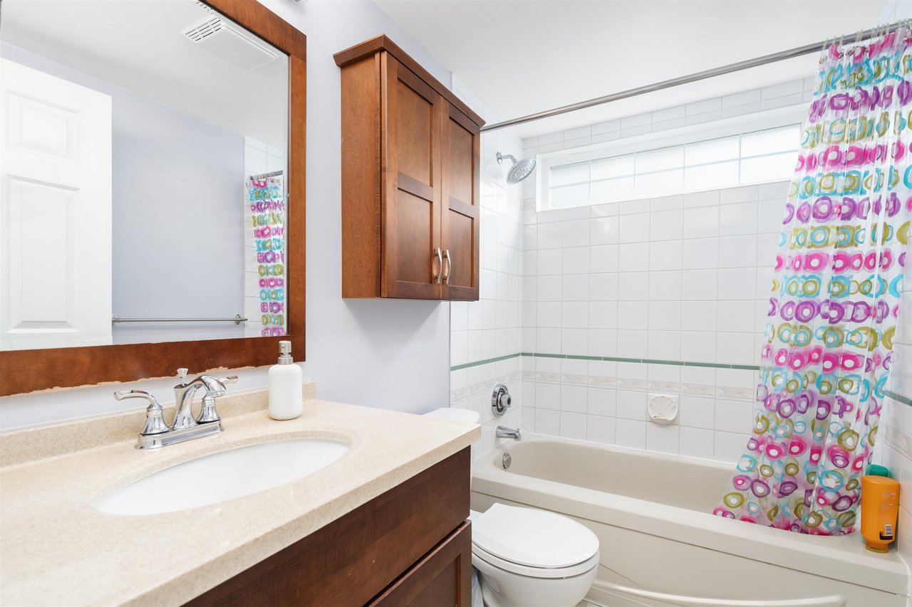 204-3199 Willow St