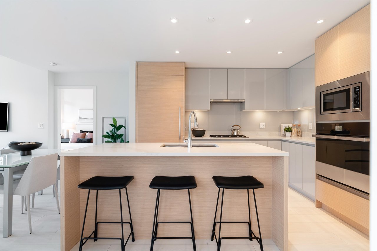208-3538 Sawmill Cres