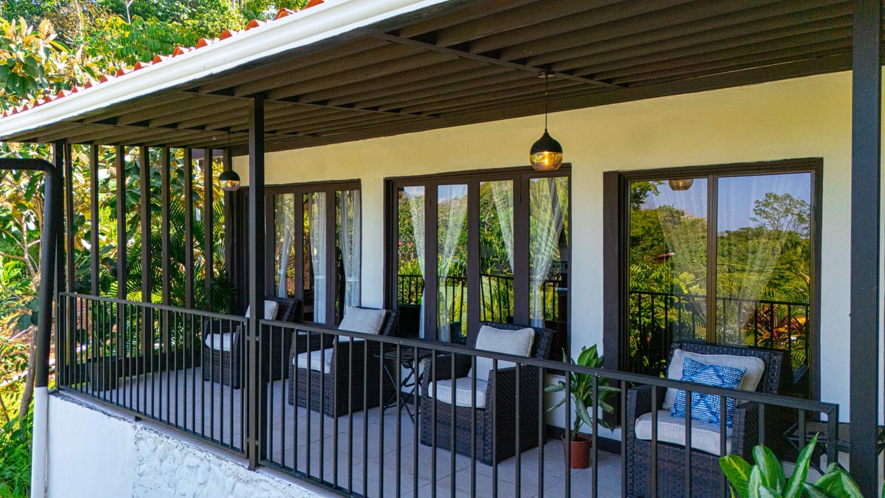 Balcony Bliss Home in Bahia, Walking Distance To The Beach