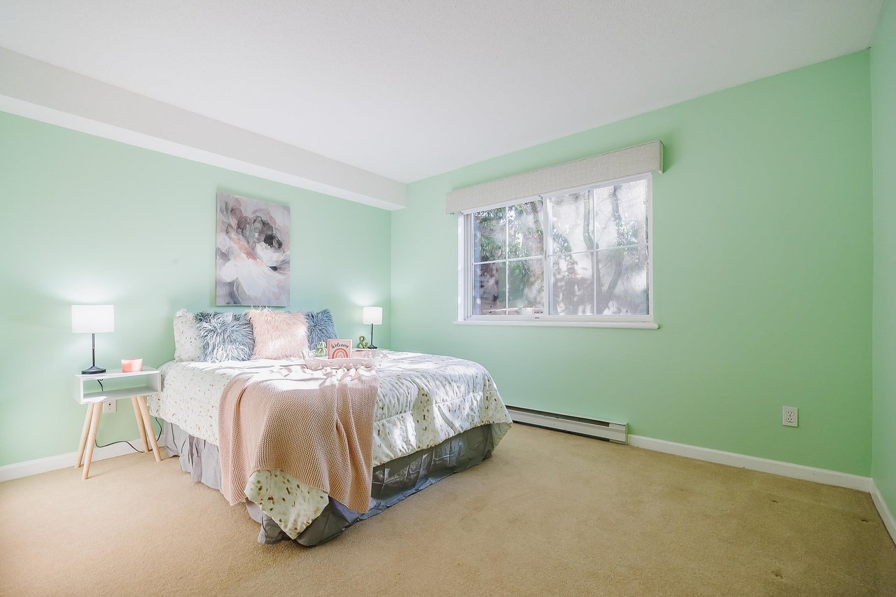 16-270 Casey St