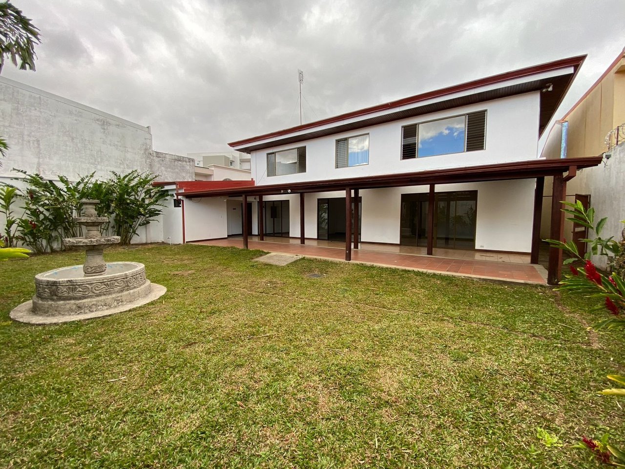 Versatile Mixed Use Estate, Curridabat, San Jose