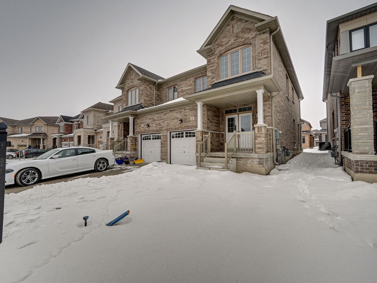 65 Ferragine Cres