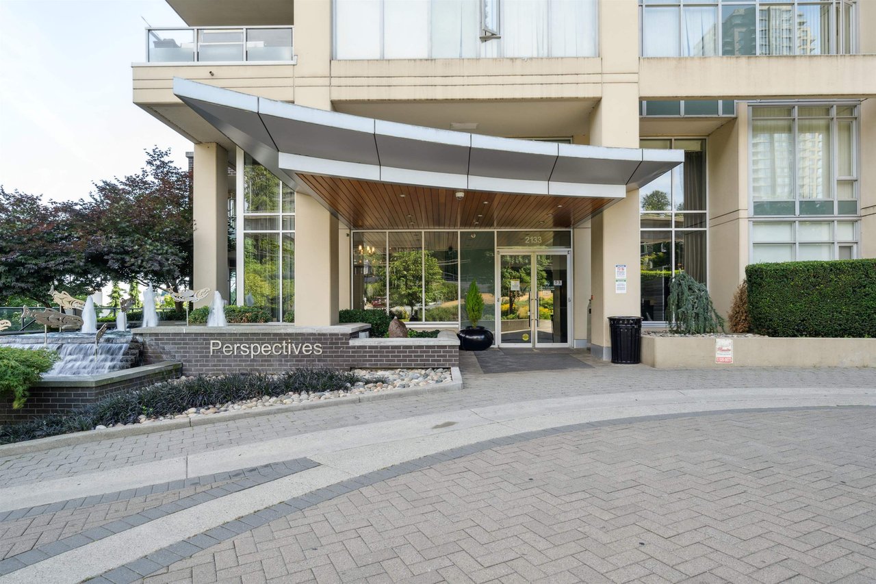 706-2133 Douglas Rd