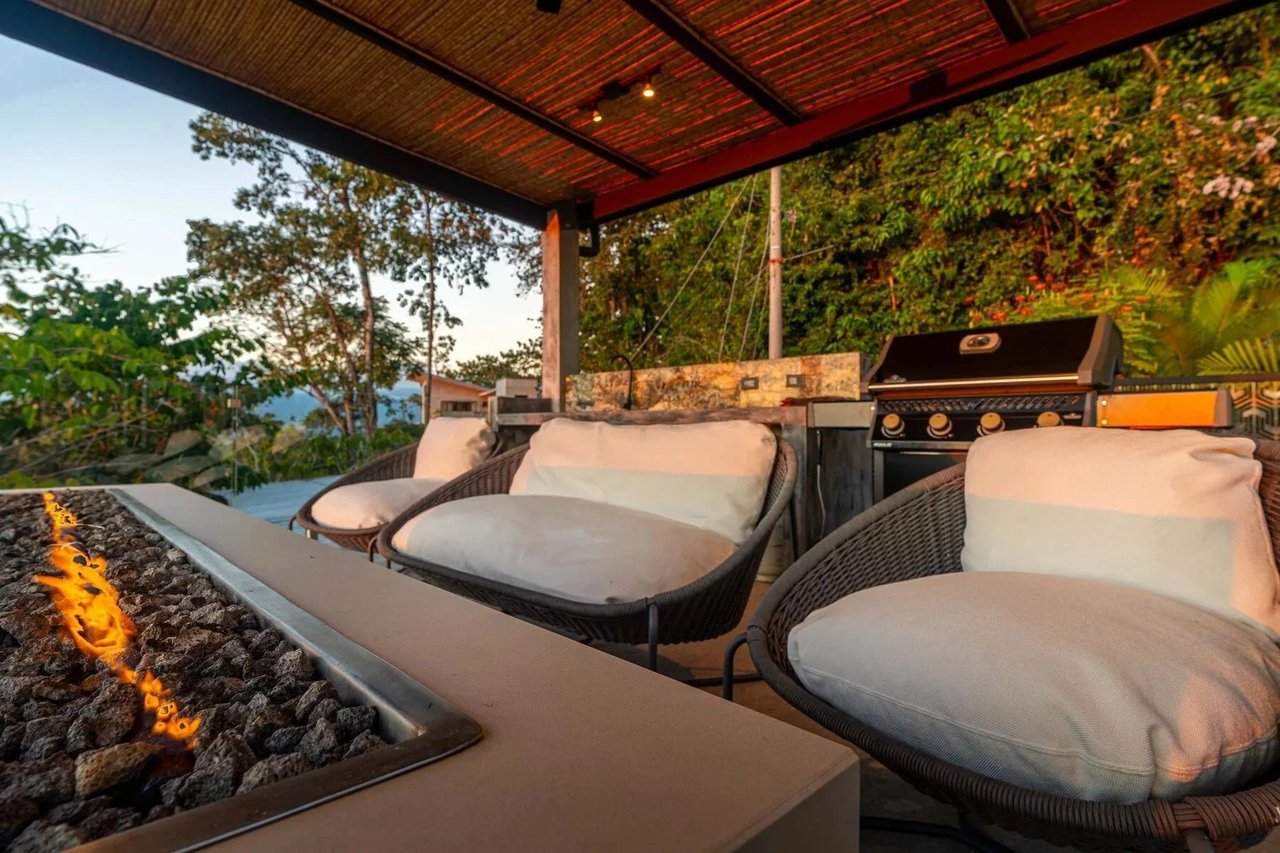 Rooftop Pool Modern Luxury Estate, Manuel Antonio, Puntarenas