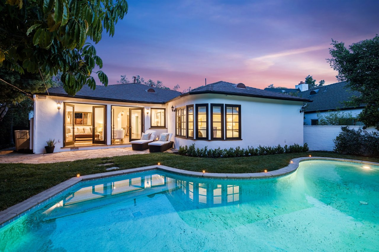 Inside This Aptly-Nicknamed "Wallpaper House" In Westwood, CA