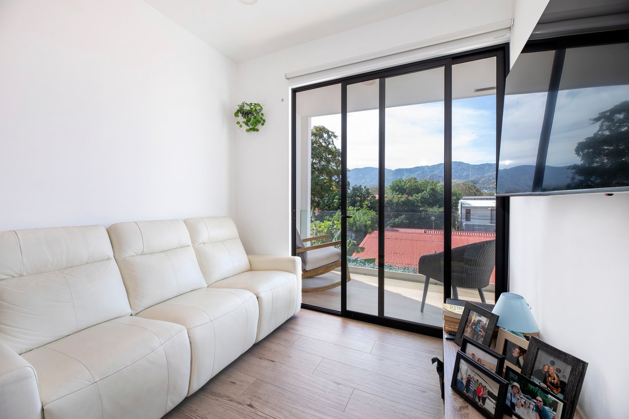 Private Pool Turnkey Condo, Santa Ana, San Jose
