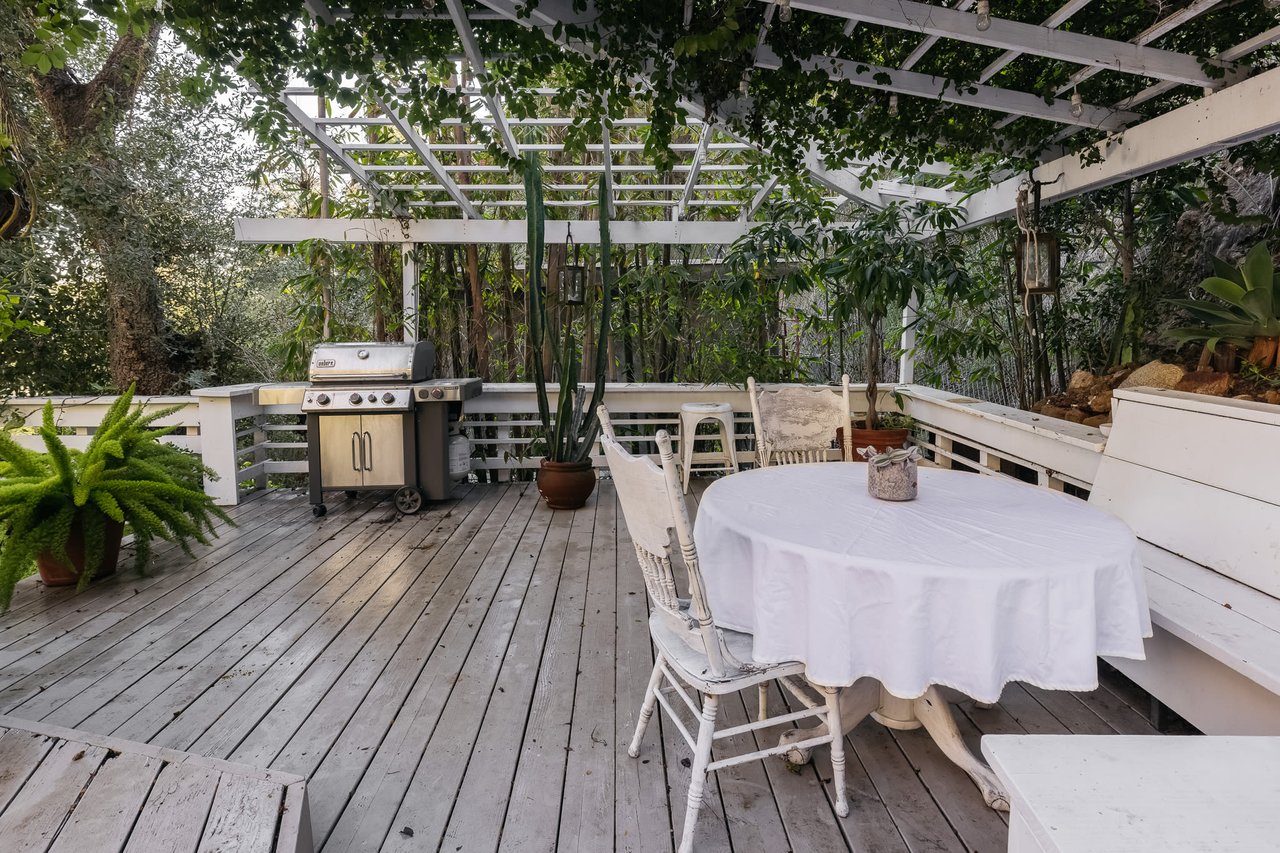 Tranquil and Private Mid Century in Beachwood Canyon