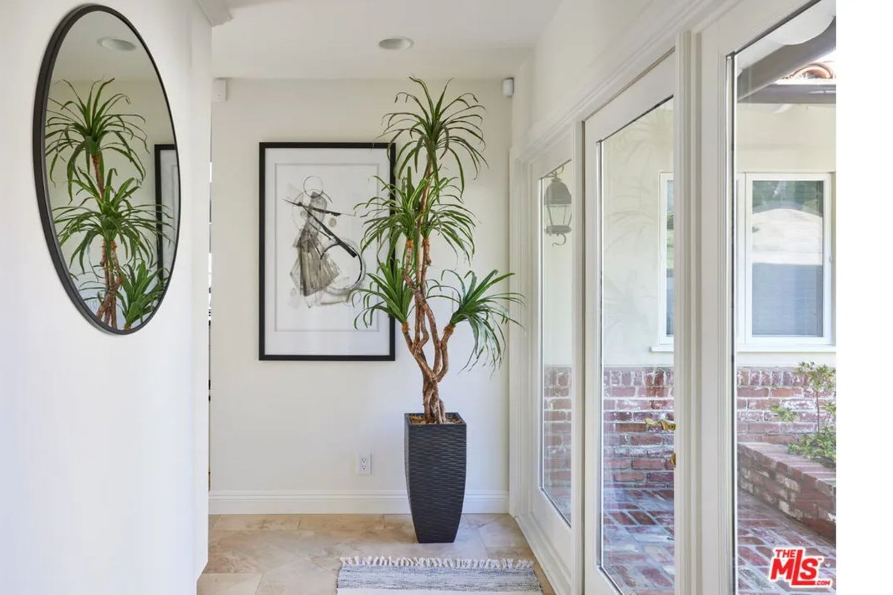 1115 Palos Verdes Dr