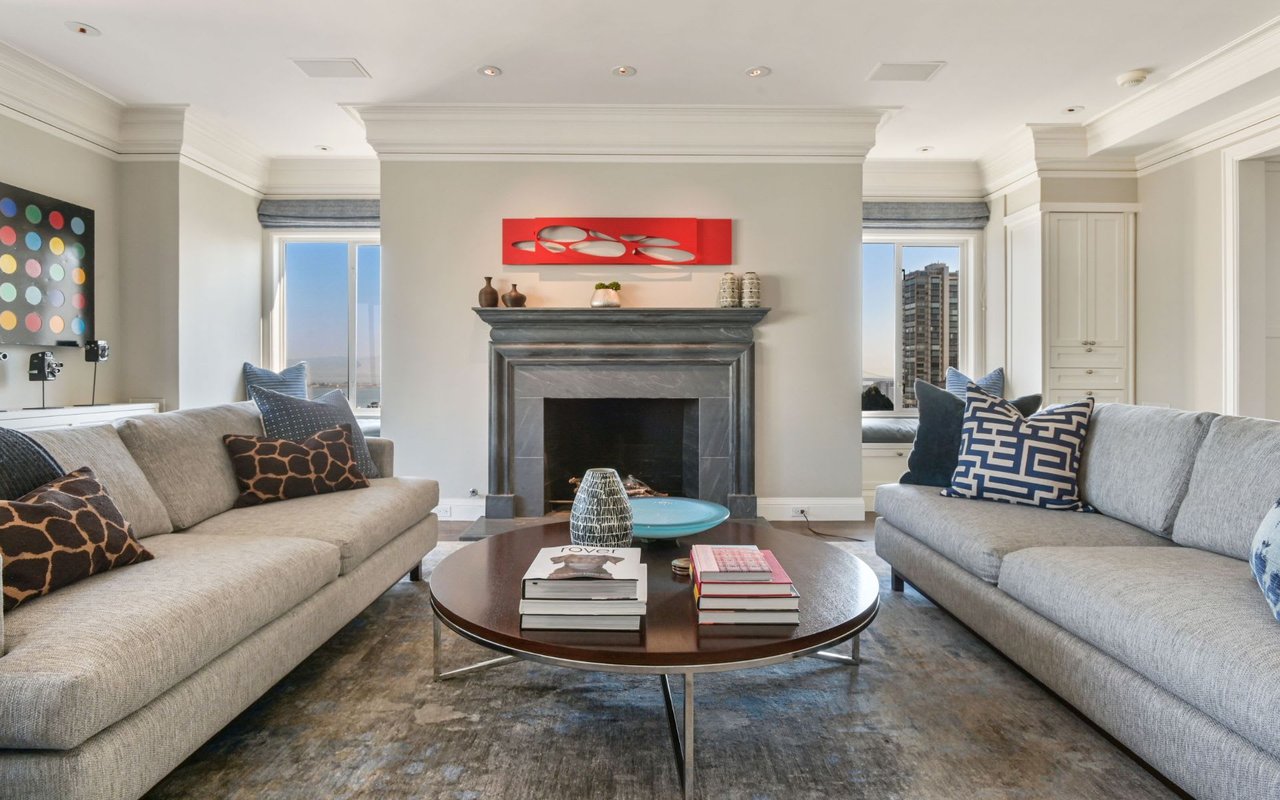  Prestigious Half Floor Apartment on Russian Hill