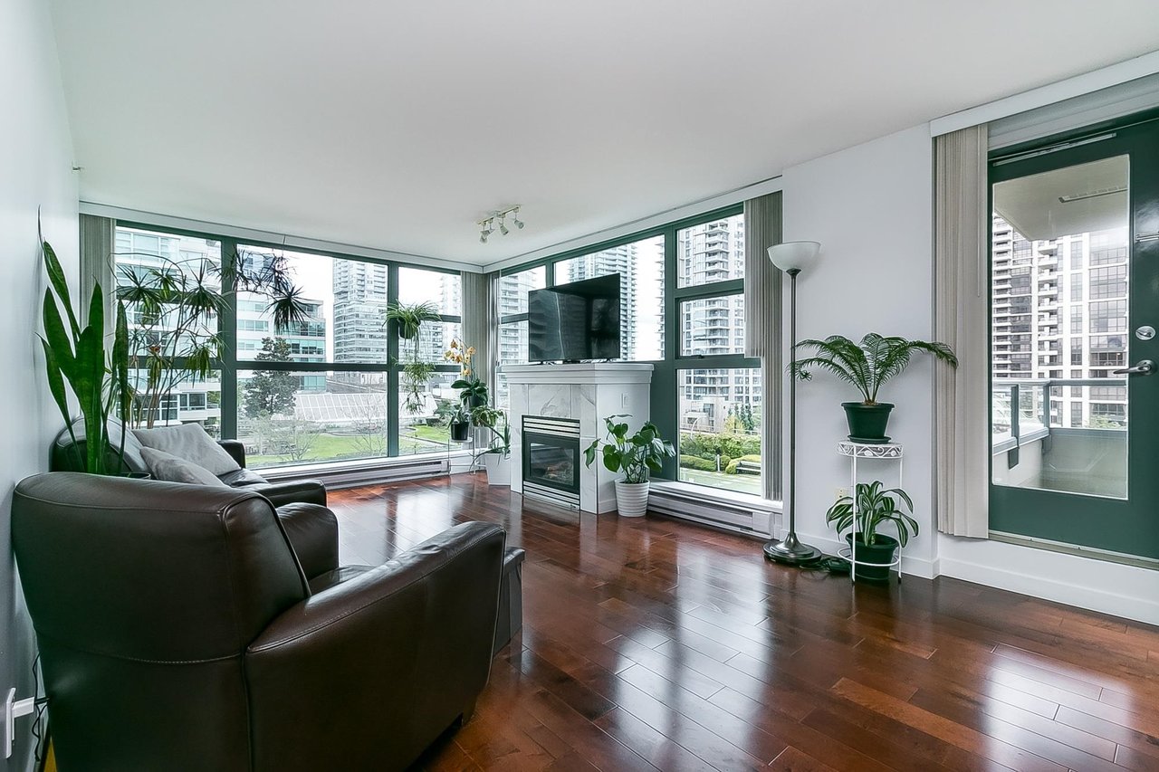 504-4388 Buchanan St