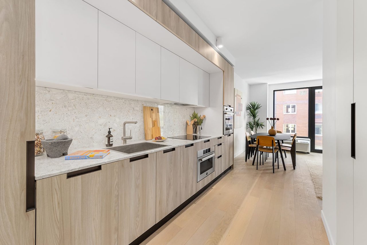 181 E 101st Street Unit: 809