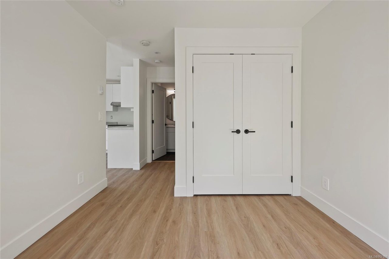 3913 Olympian Wy