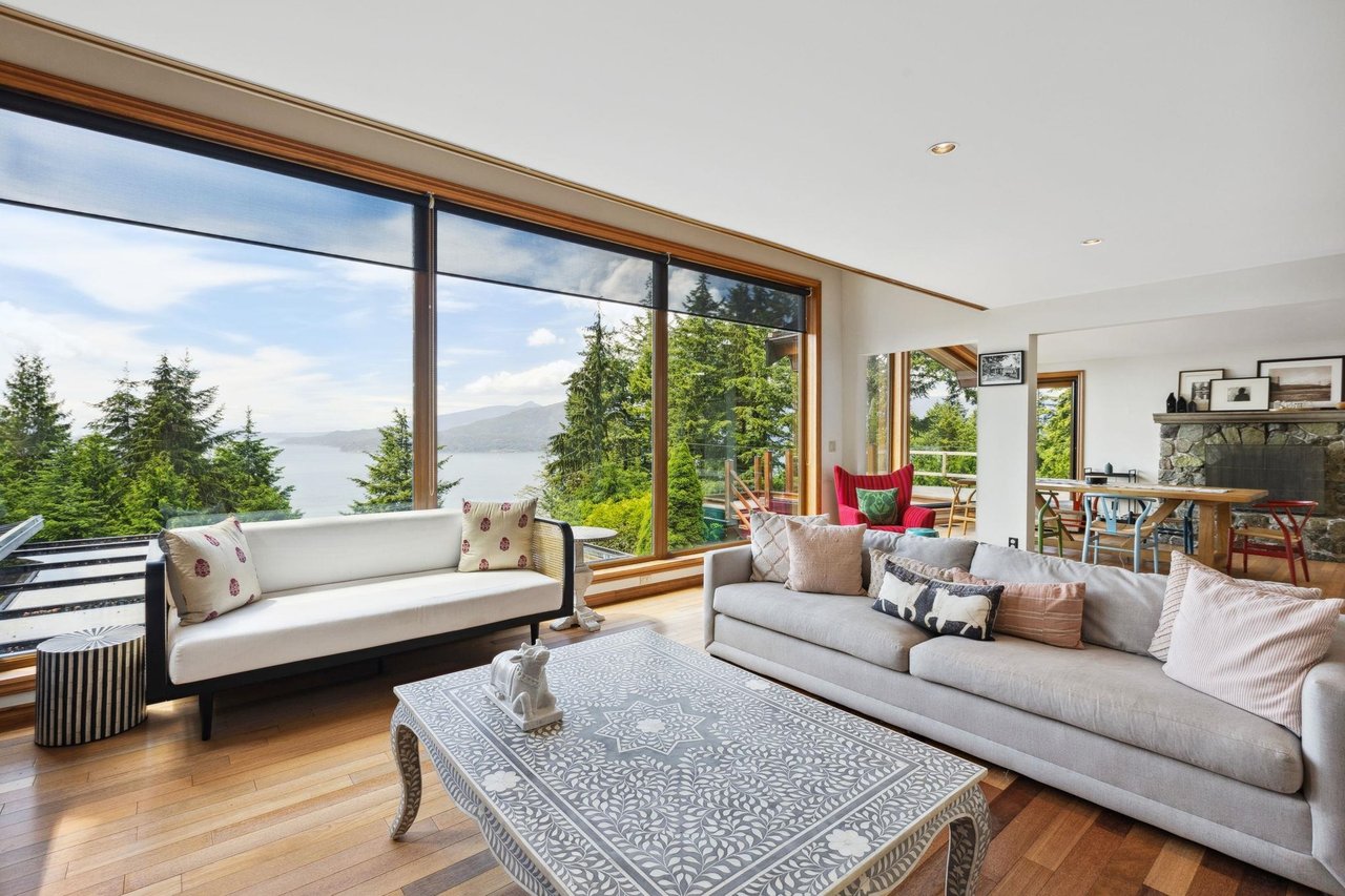 425 Mountain Dr
