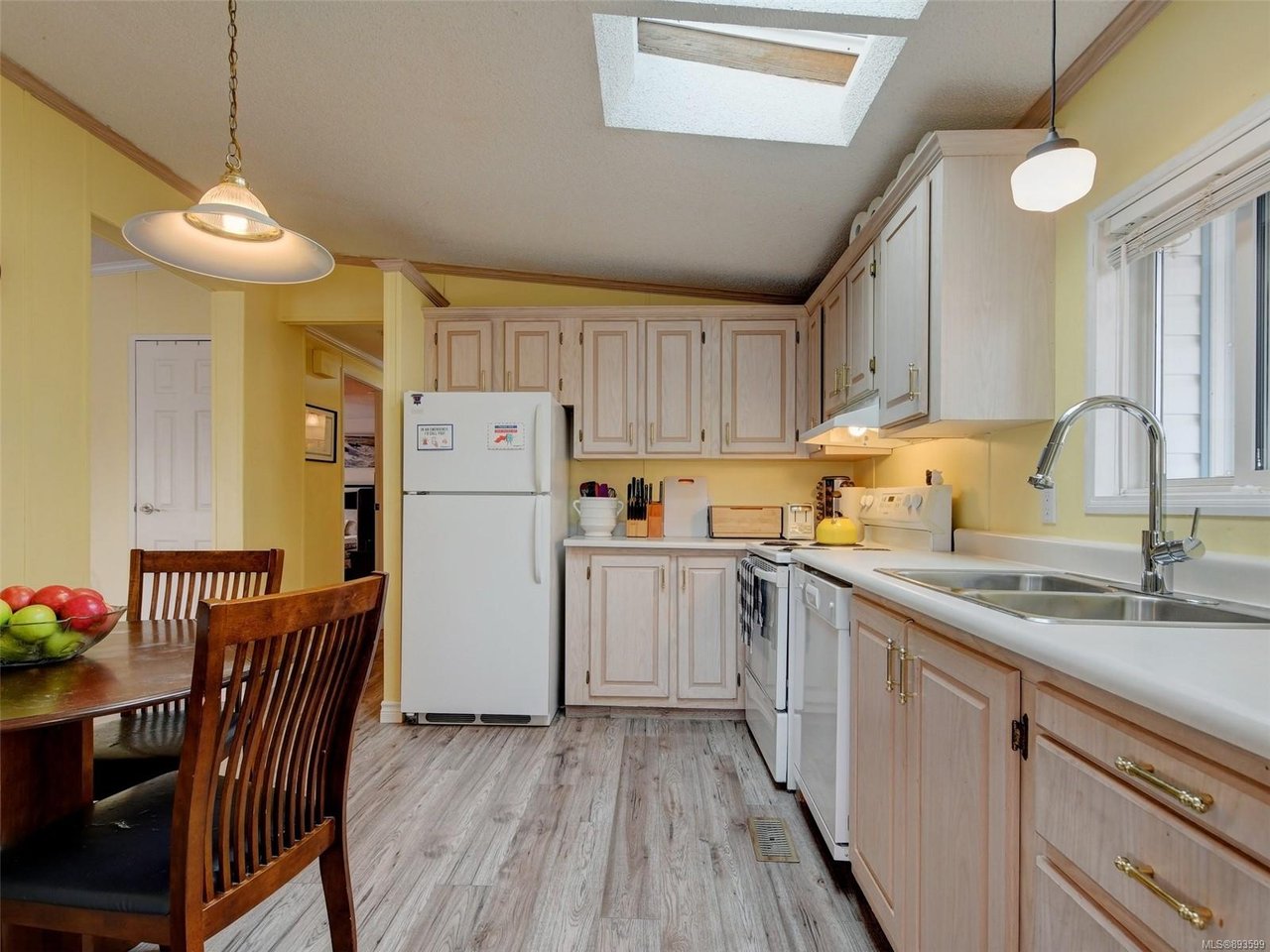 14-124 Cooper Rd, View Royal