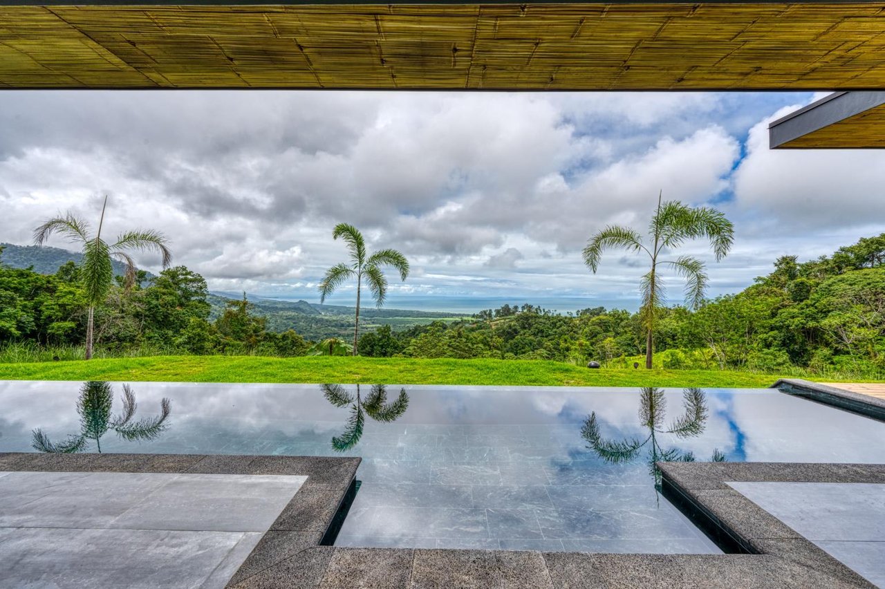 3 Bedroom Ocean View Estate