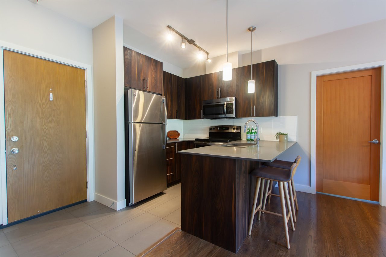 205-1025 Legacy Wy