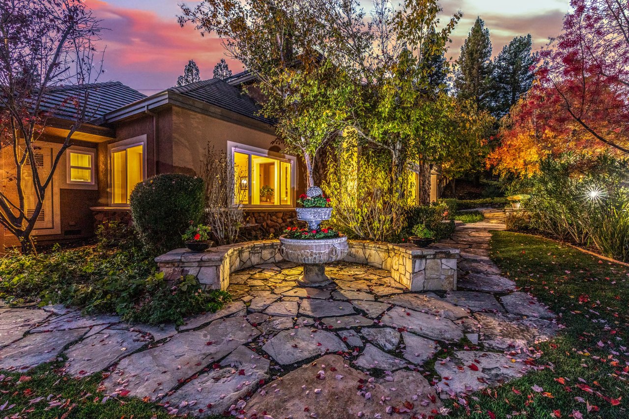 3731 Deer Trail Dr