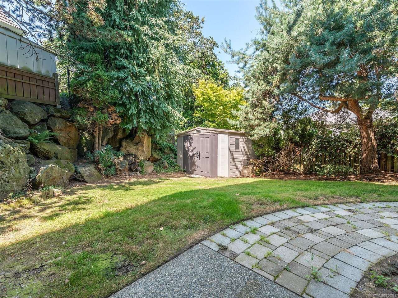 1238 Garry Oak Pl