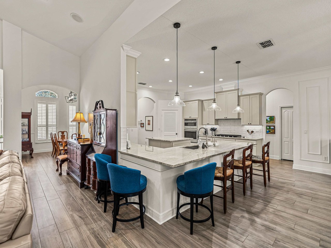 13228 THOROUGHBRED DR