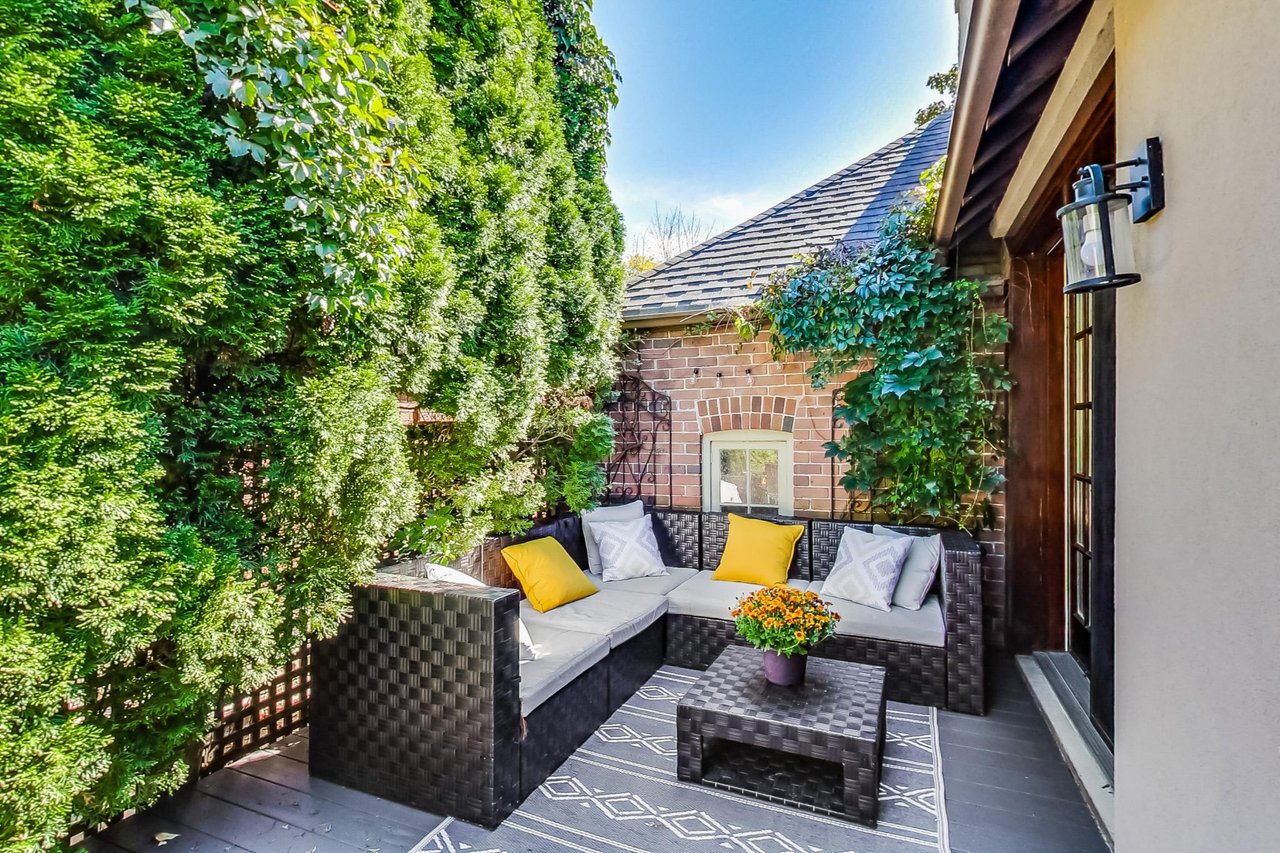 14 Armadale Avenue in Swansea Bloor West