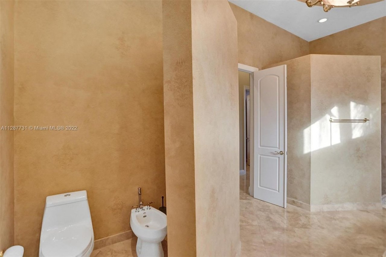 16288 Mira Vista Ln